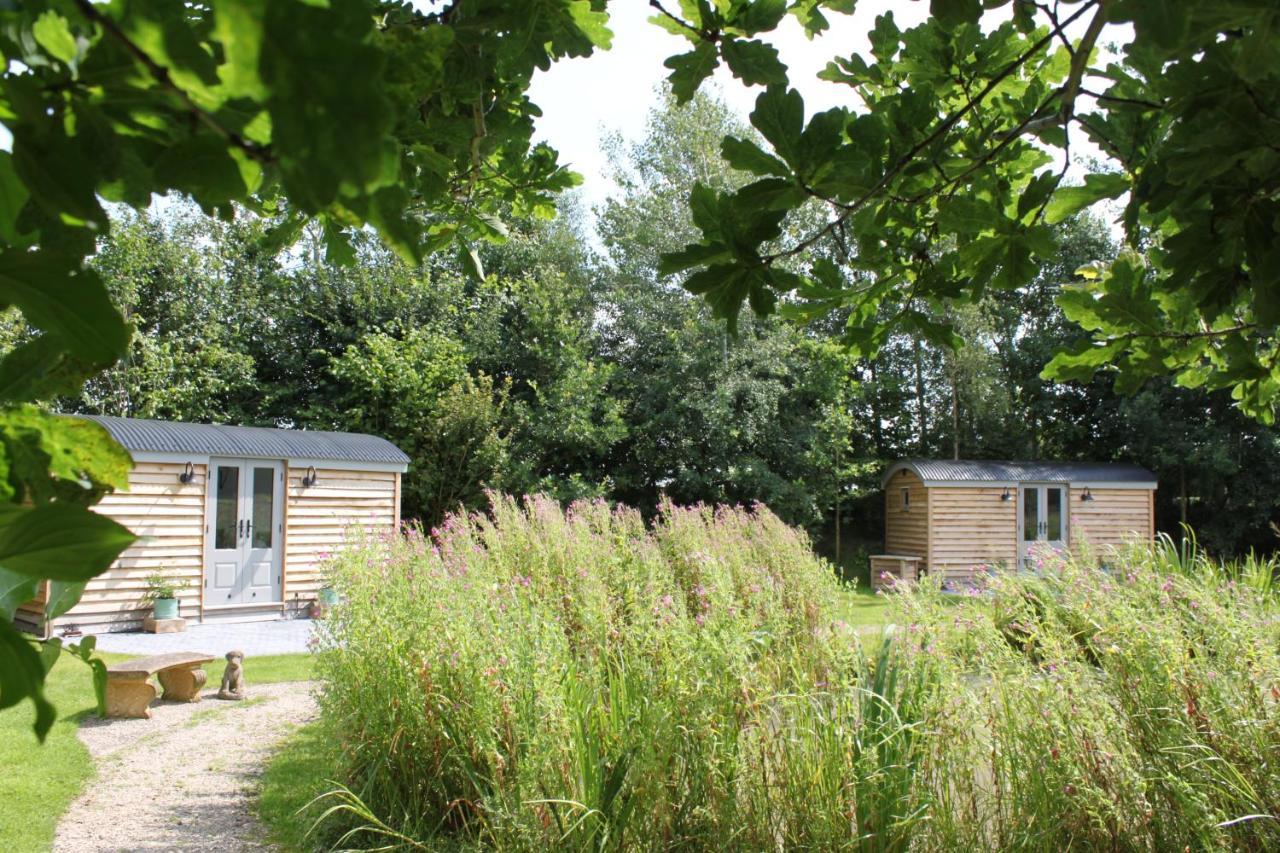 Luxury Shepherds Hut - The Sweet Pea By The Lake York Kültér fotó